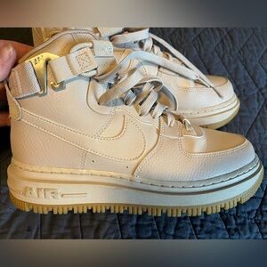 Nike Air Force 1 high tops. EUC